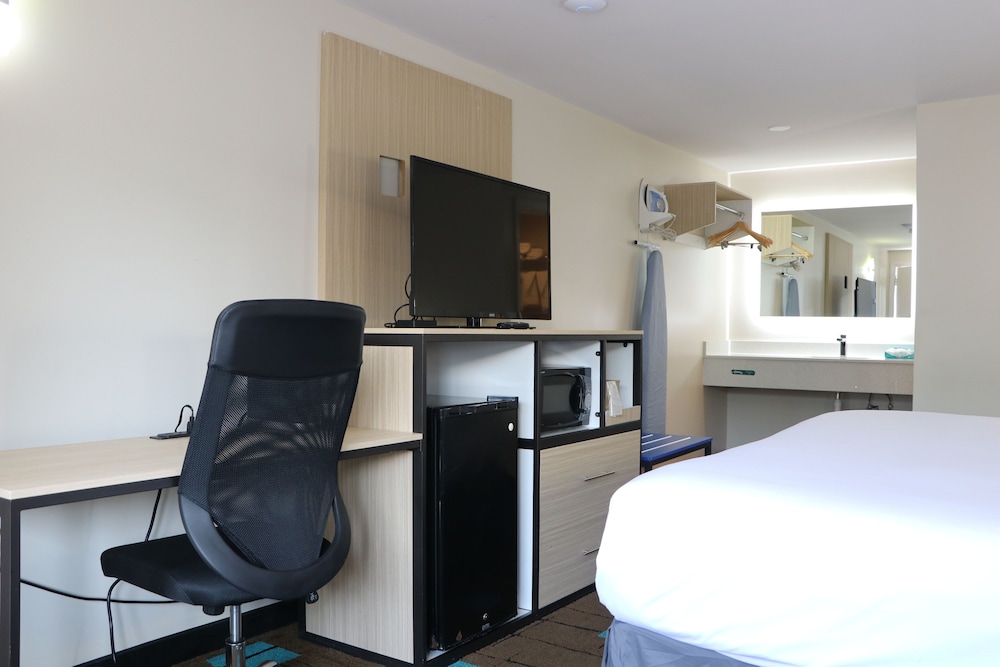 Sunbird ANNEX Resort 44/66