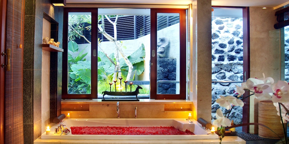 Royal Kamuela Villas & Suites at Monkey Forest Ubud – Adults Only 16/75