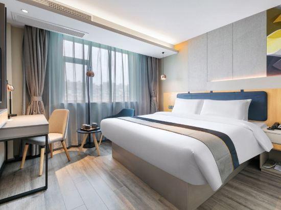 Home inn Selected (Huzhou Hongqi Road,Yishang Street) 40/55