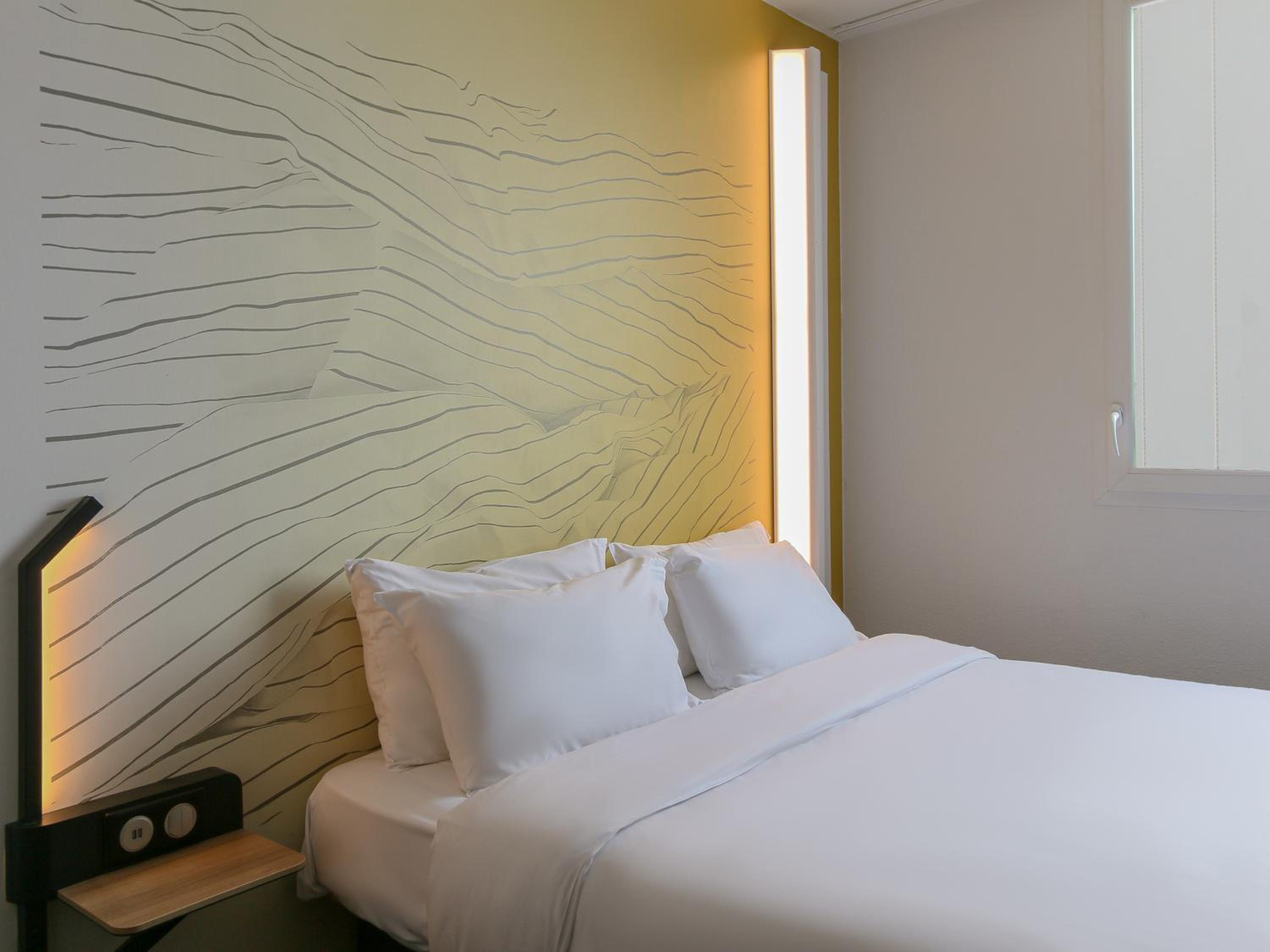 Room, Queen Bed, Accessible