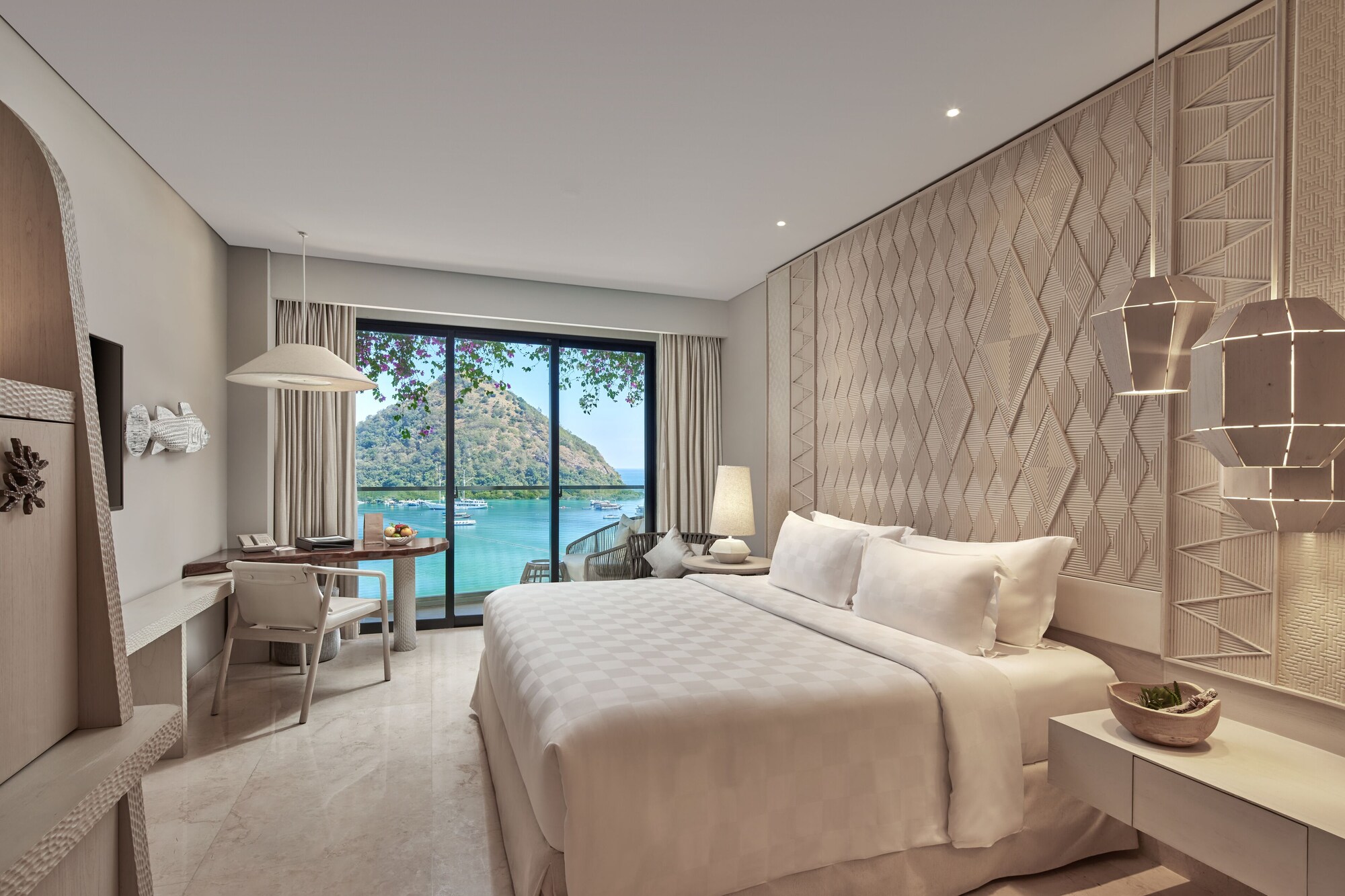 ROOM, OCEAN VIEW