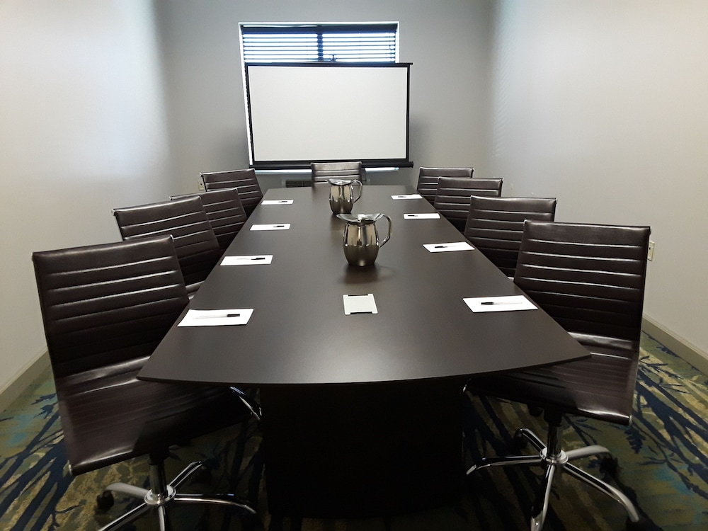 Country Inn & Suites by Radisson, Baltimore BWI Airport 33/40