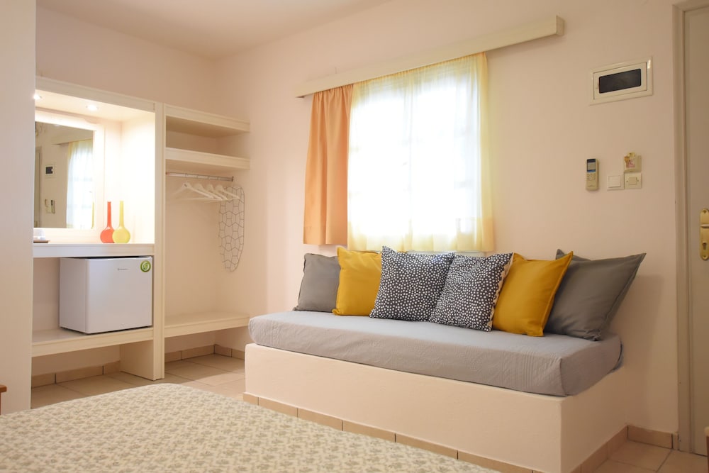 Rodakas Hotel 23/50