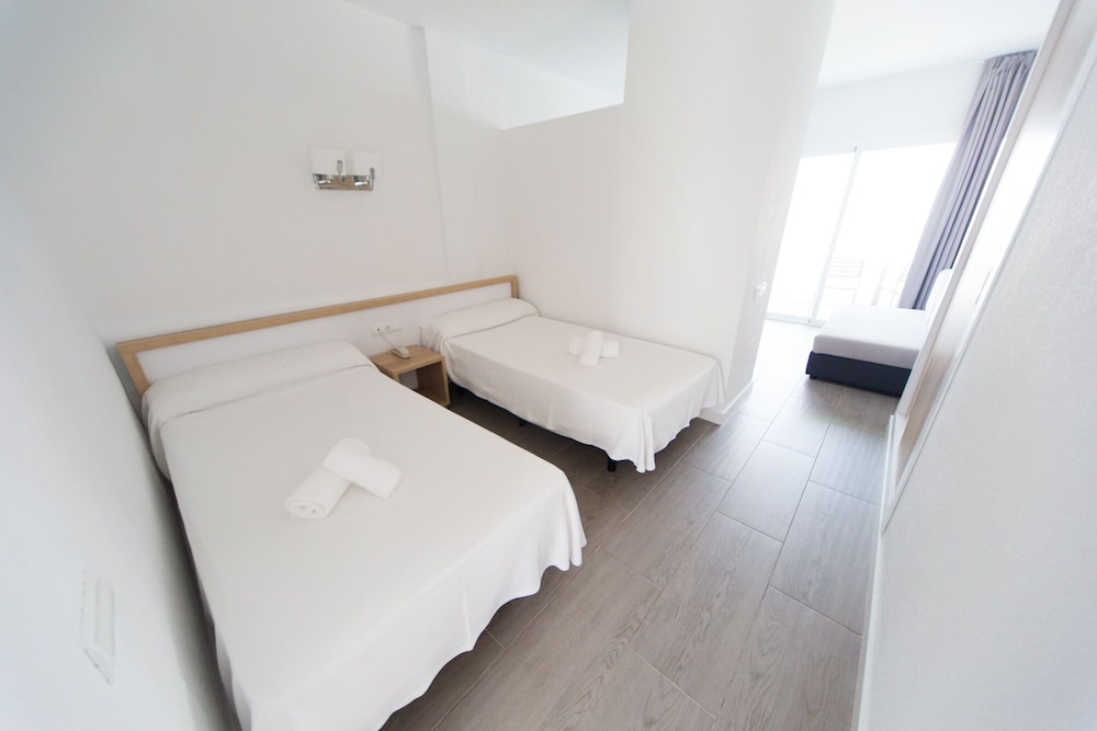 STUDIO, SINGLE, DOUBLE BED, SEA VIEW, BALCONY