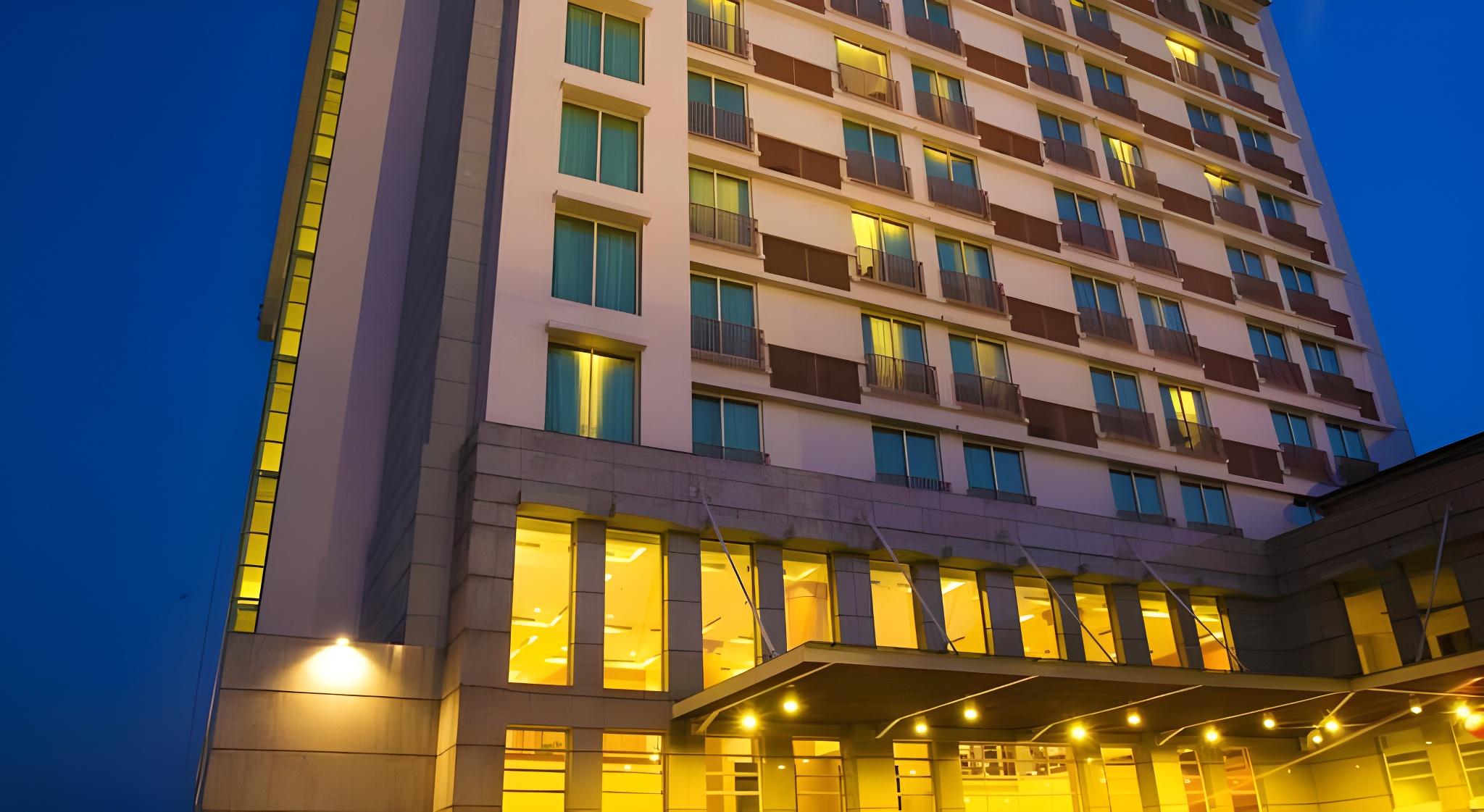 Grand Surya Hotel Kediri 3/51
