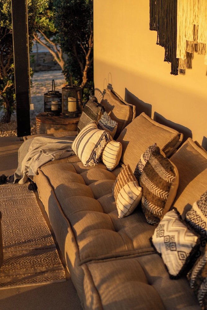 AMBASSADOR LUXURY VILLAS 23/50