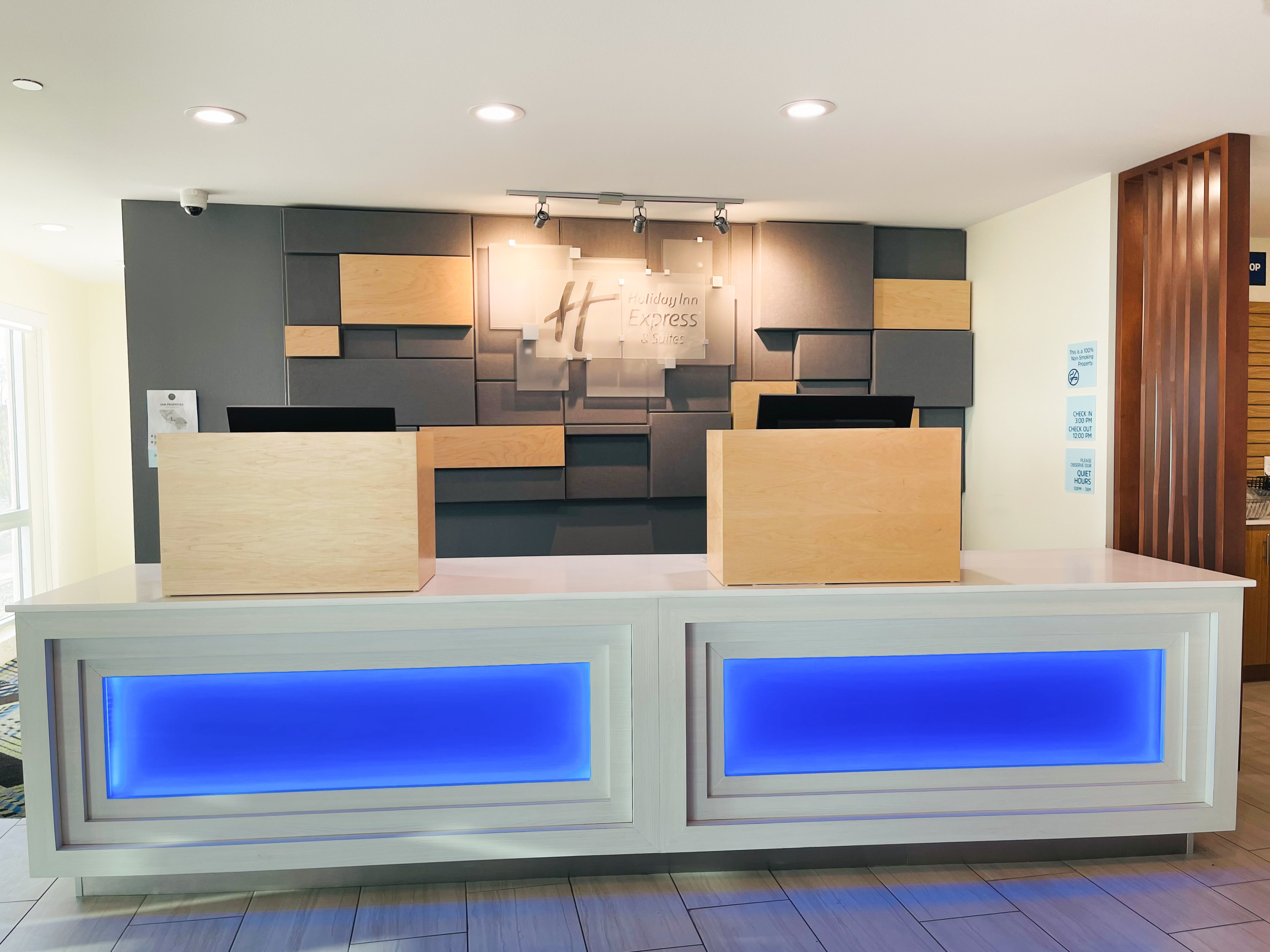 Lobby at Holiday Inn Express and Suites Blythe, BLYTHE - CA