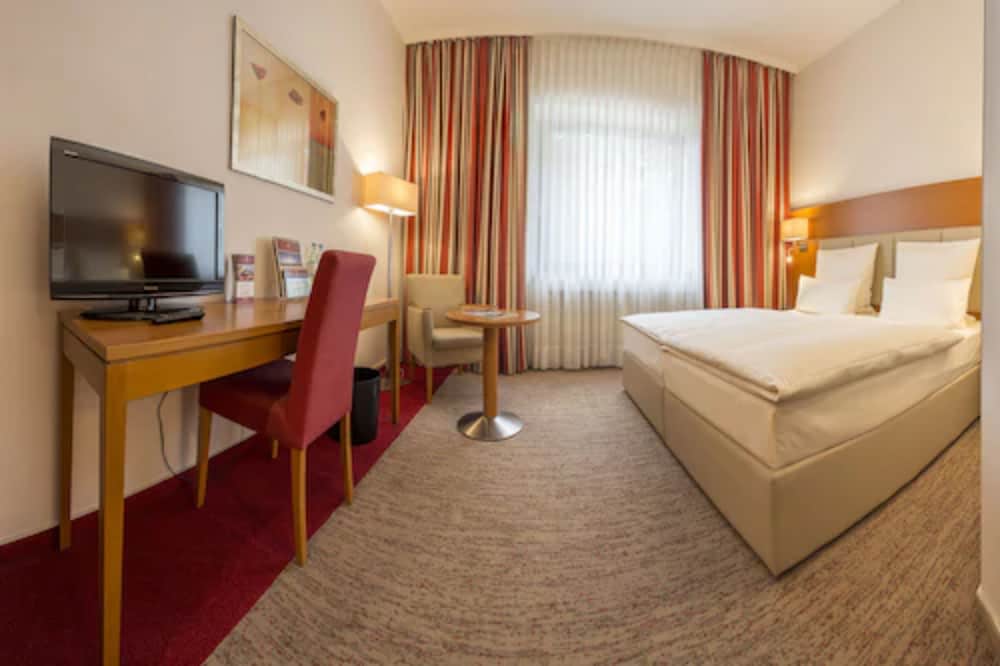 Parkhotel Schloss Hohenfeld (Parkhotel Hohenfeld) 22/65