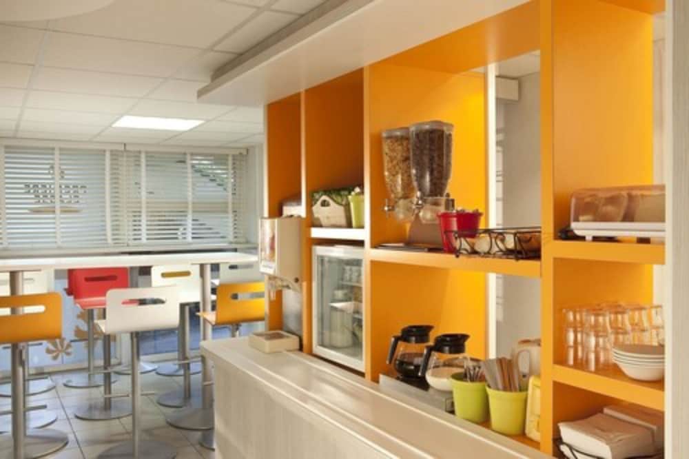 restaurant-cafeteria