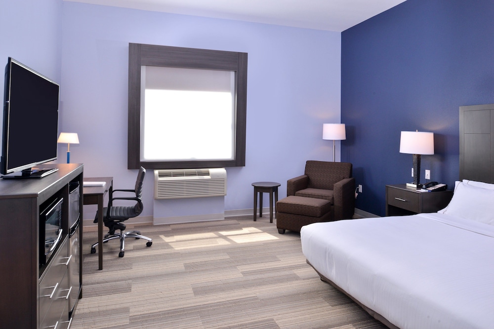 Holiday Inn Express Amp Suitesloma Linda San Bernardino S 23/63