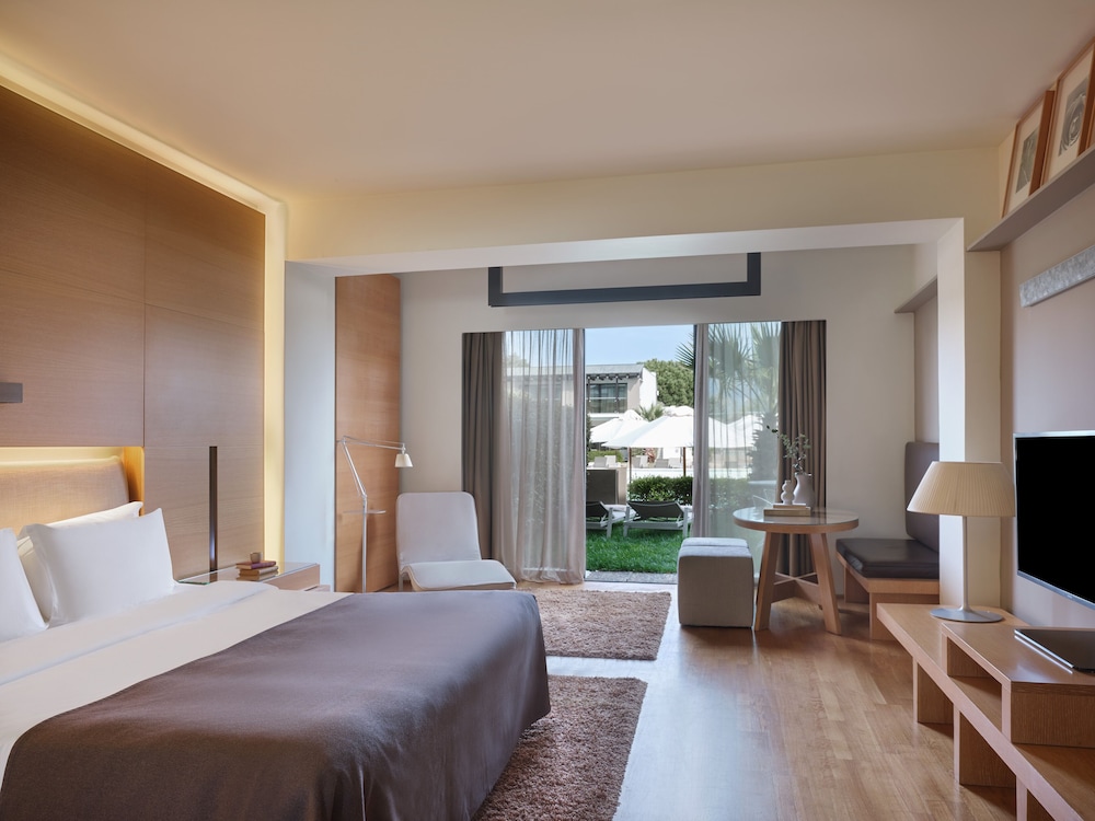 JUNIOR SUITE, POOL VIEW
