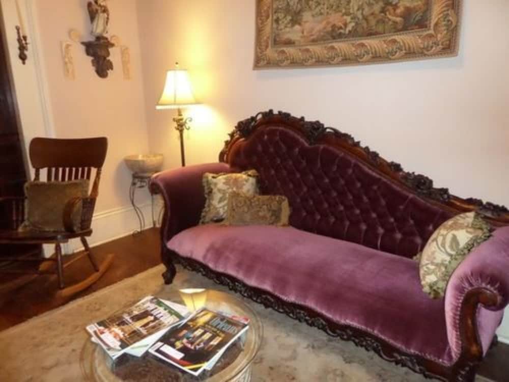 Garden District B&B 30/39