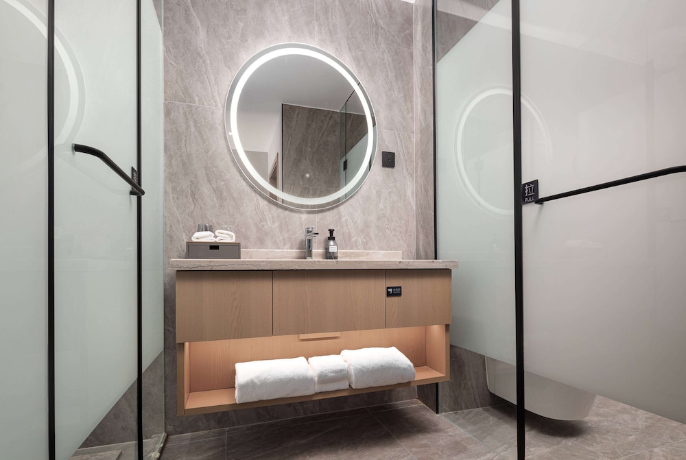 Microtel by Wyndham Changsha Meixi Lake 41/42