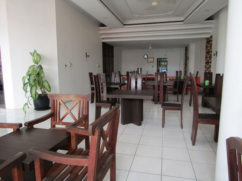 Hotel Kencana Jaya by ZUZU 42/50