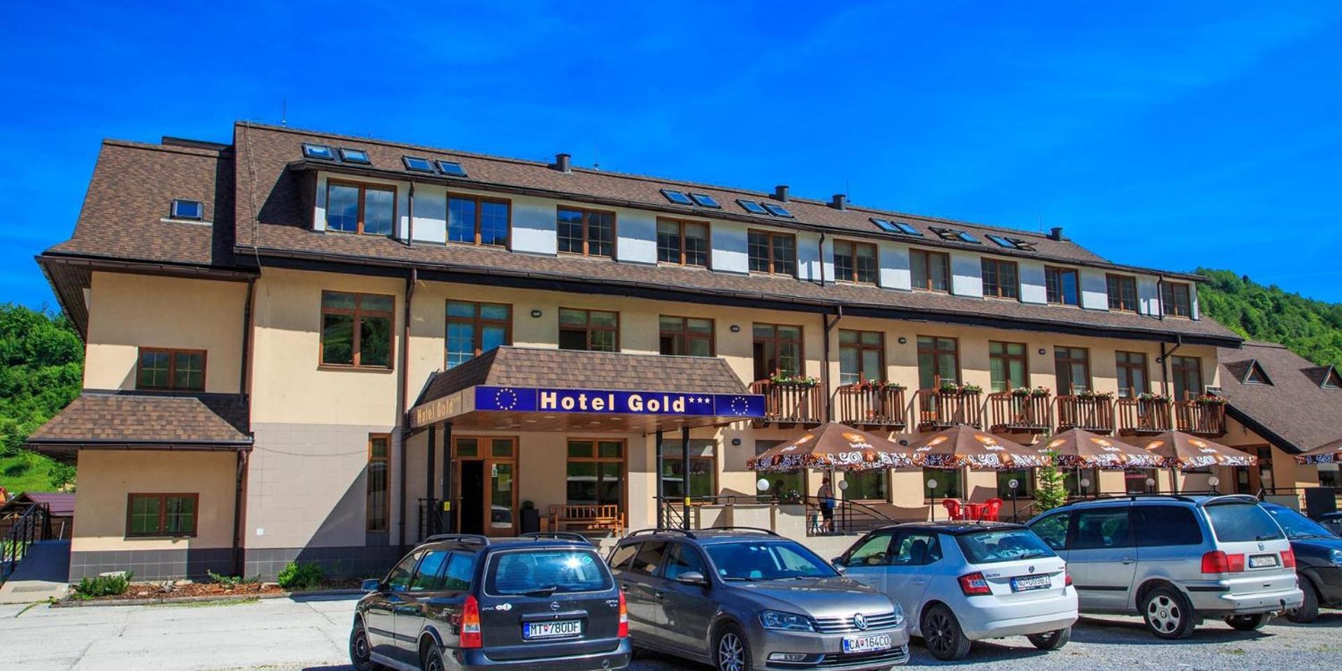 Gold Hotel 3/50