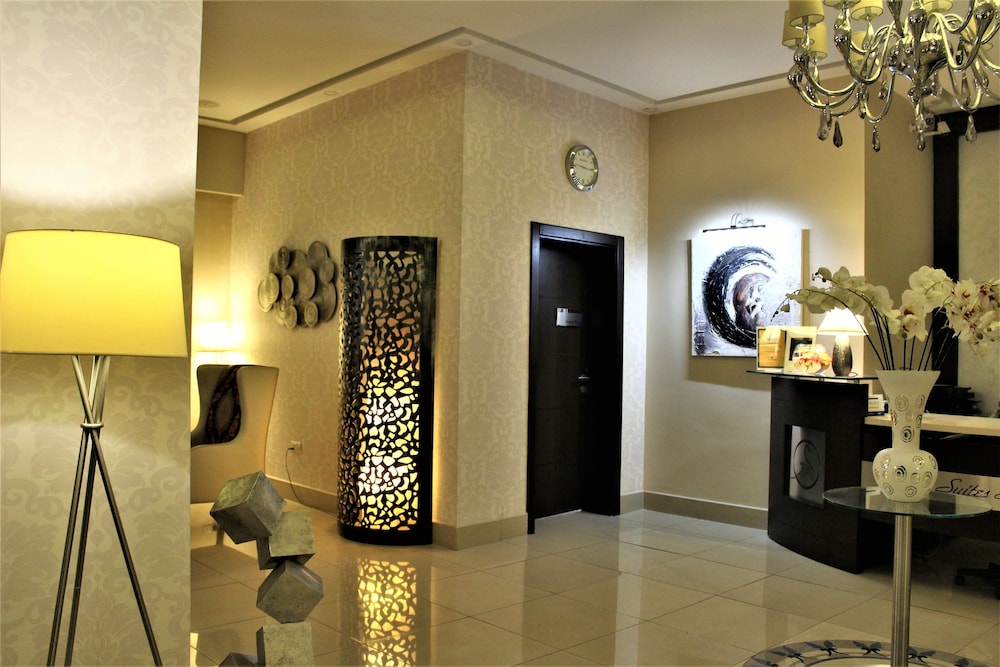 Home Suites Hotel 42/80