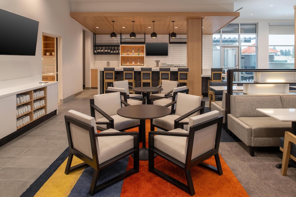 Hyatt House Fresno/Campus Pointe 33/50