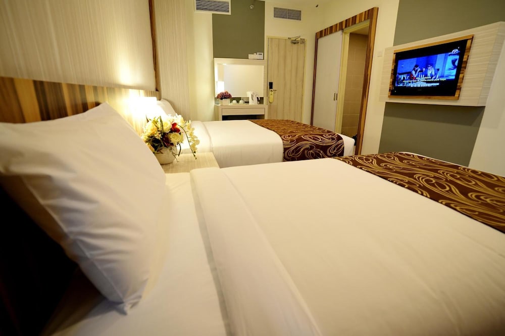 Rimba Hotel 7/39