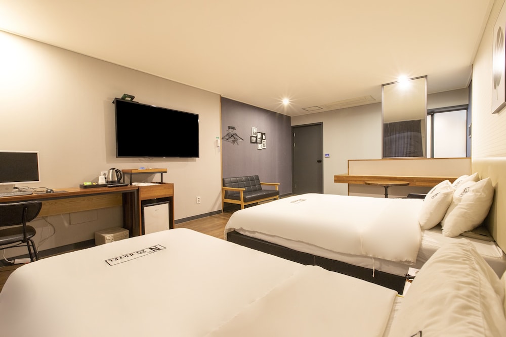 Calm Rest Hotel Busan Sasang 30/50