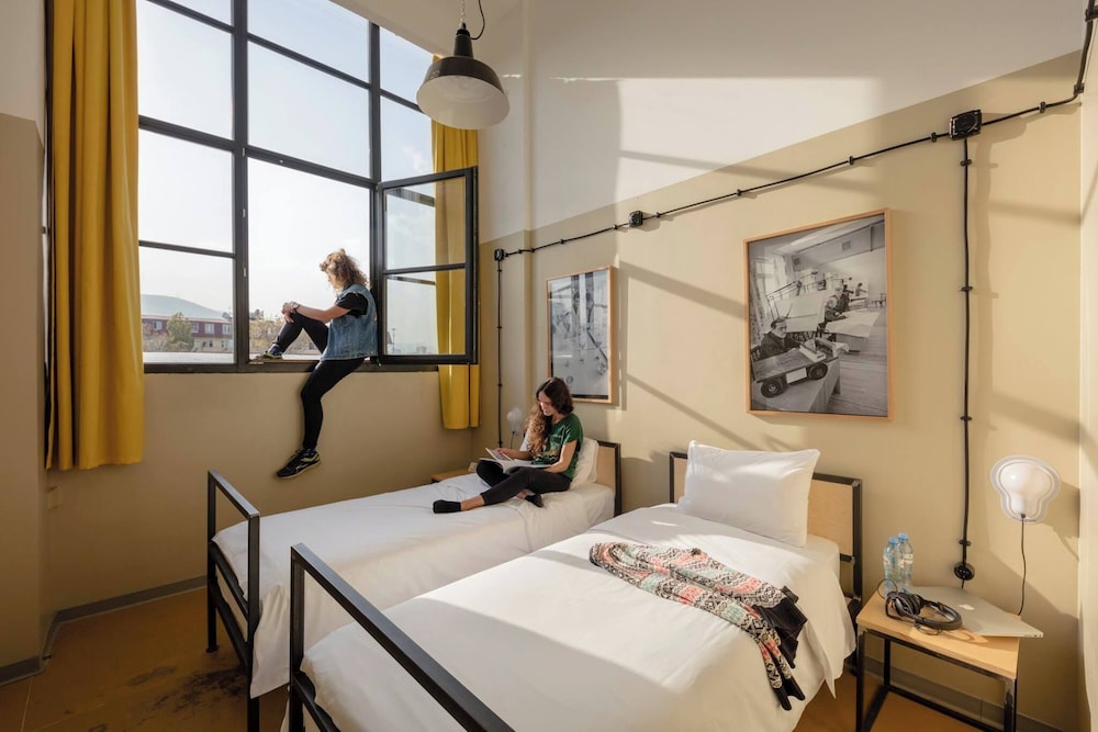 Fabrika Tbilisi 49/49
