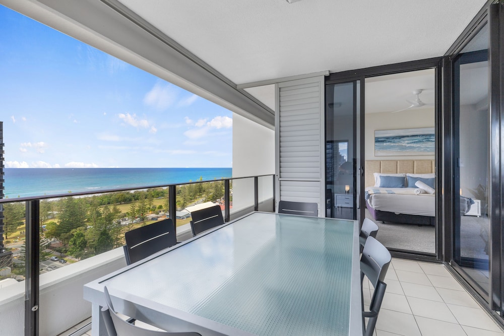 Ultra Broadbeach 30/72