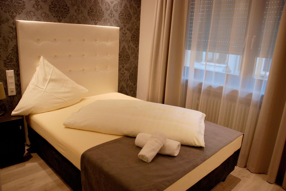Hotel Zur Linde 8/26