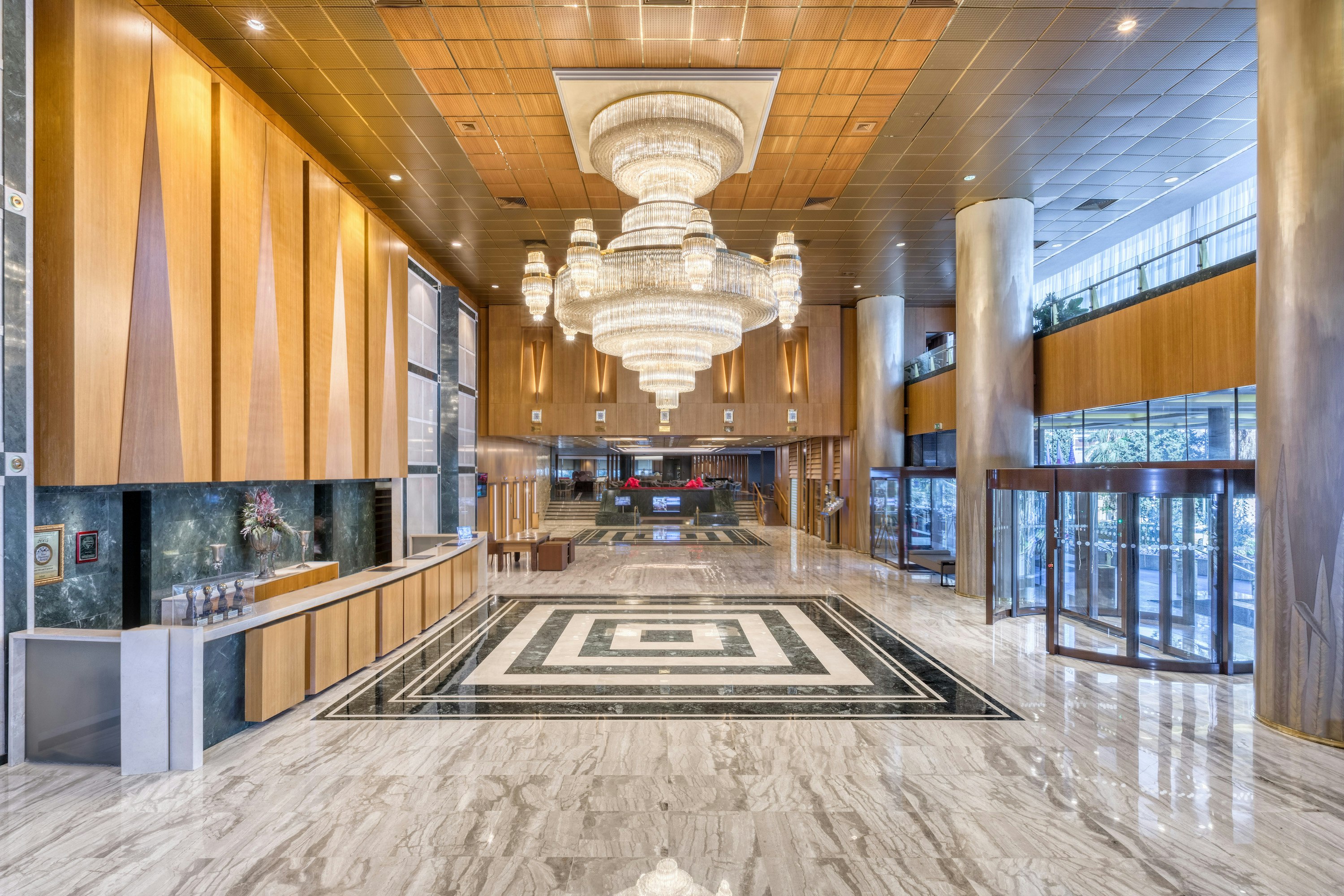Divani Caravel Hotel 11/87