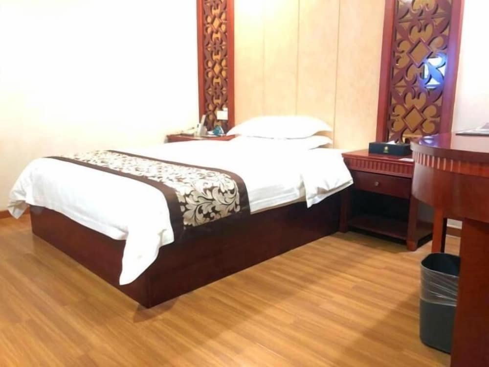 GREENTREE INN HUIZHOU CHENJIANG INTERCITY RAIL STATION HOTEL 17/30