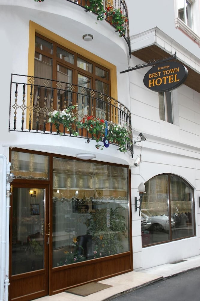 BEST TOWN HOTEL 2/48