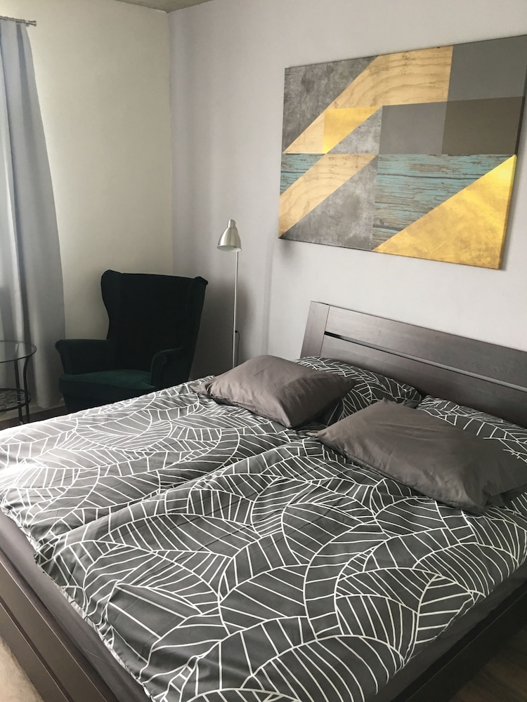 Hotel 63 8/38
