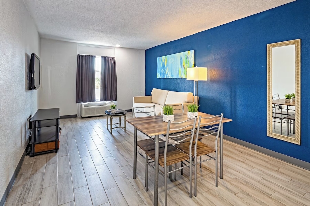 Motel6 Altamonte Springs, FL 32/50