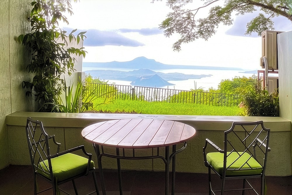 Taal Vista Hotel 35/53