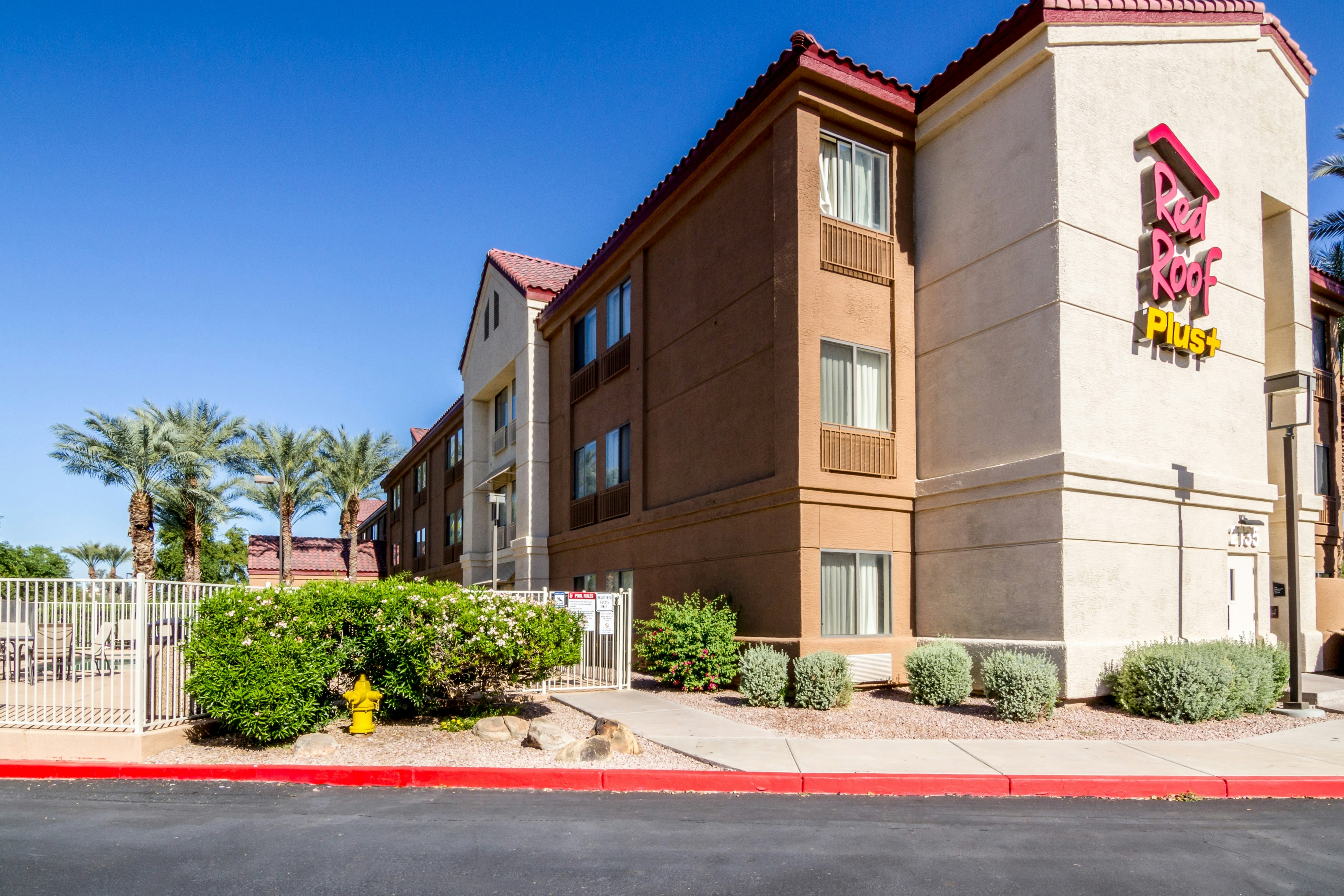 Red Roof PLUS Tempe - Phoenix Airport 5/10