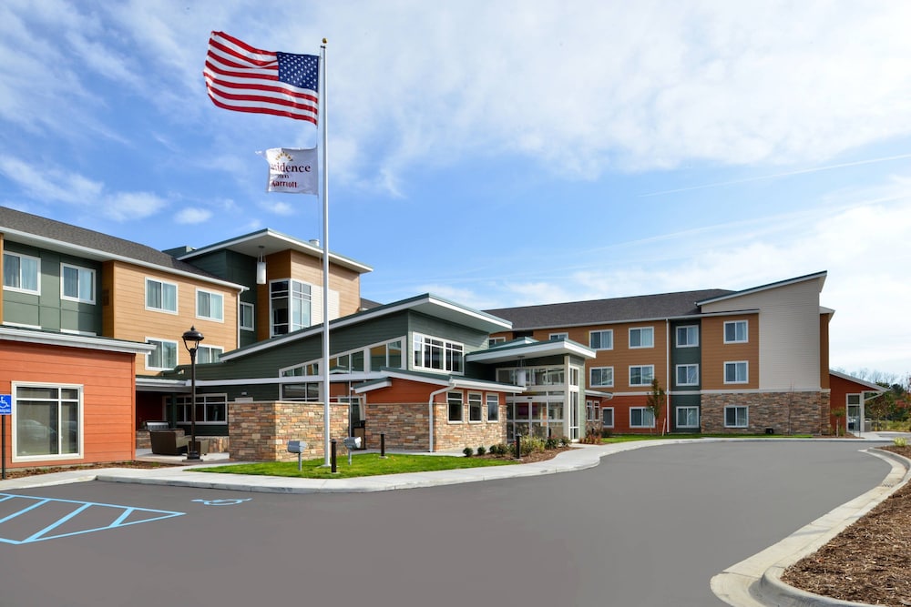 RESIDENCE INN EAST LANSING 33/36