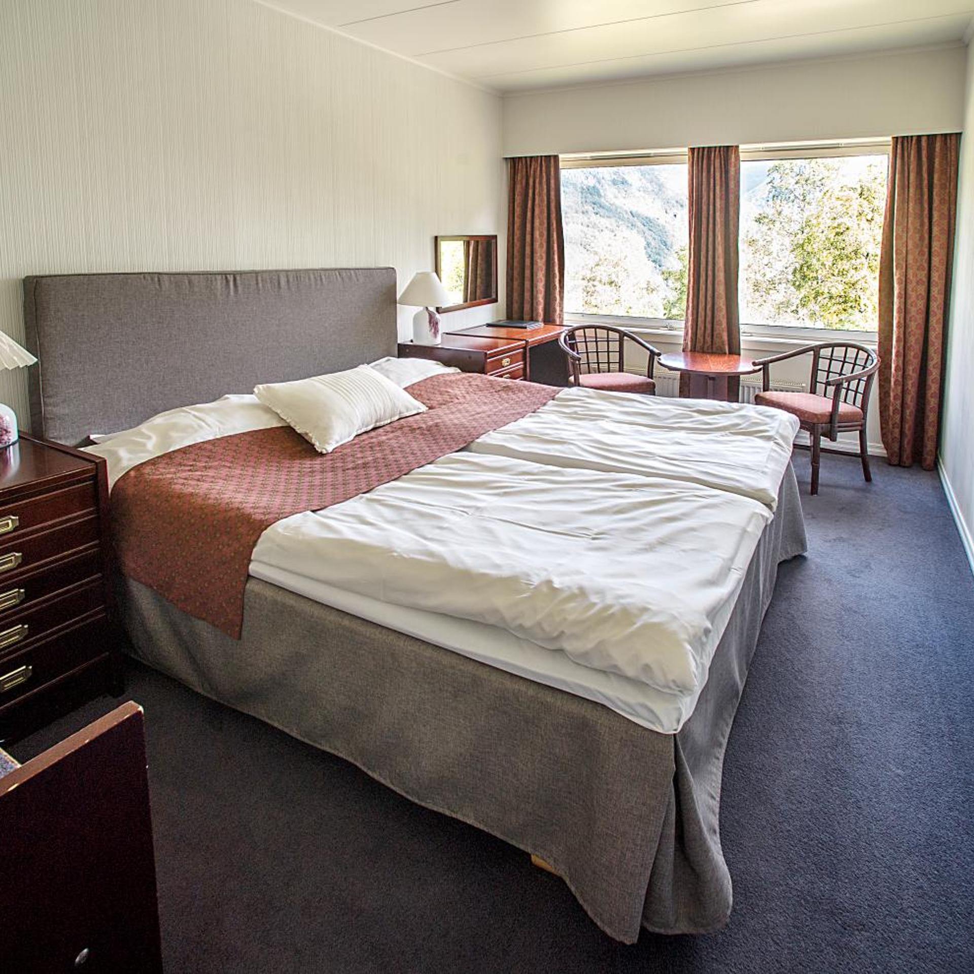 Deluxe, Suite, Valley View