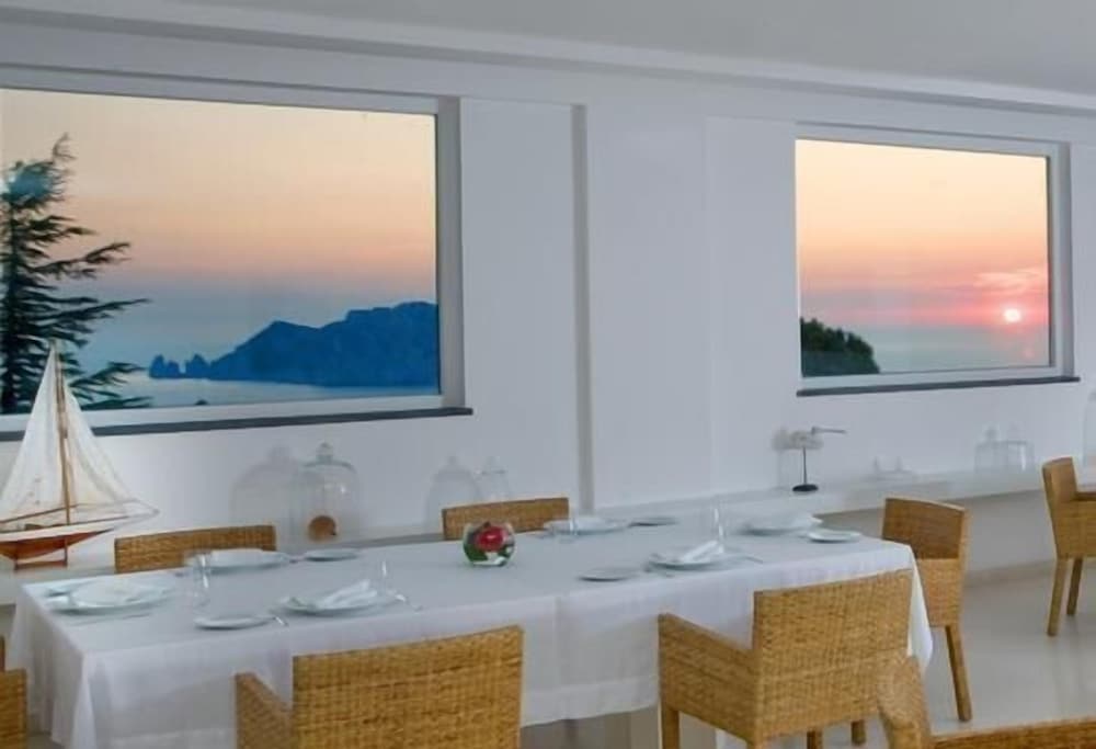 Relais Blu 36/51