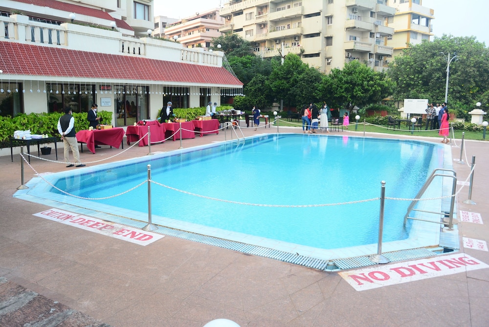 Welcomhotel By Itc Hotels Devee Grand Bay 49/71