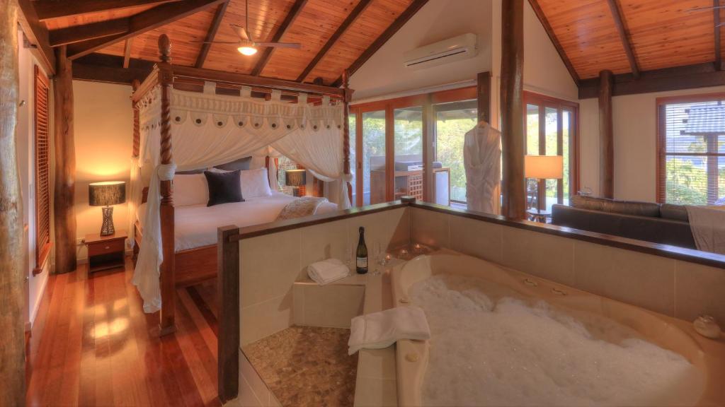Room at Misty View Cottages Montville, SUNSHINE COAST