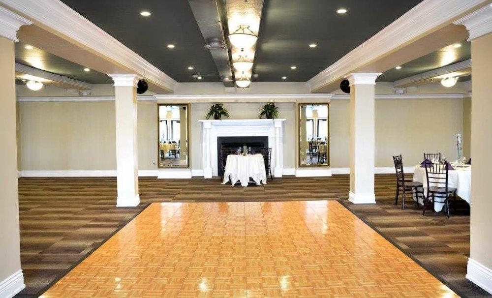 Niagara Crossing Hotel and Spa 10/39