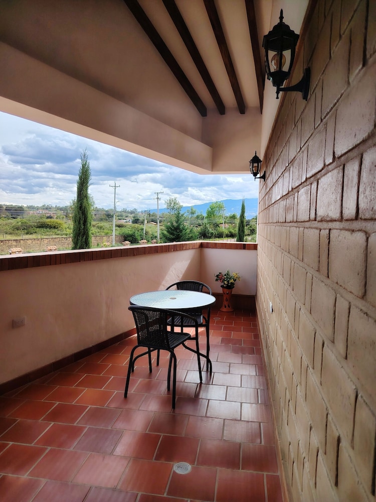 La Alhambra Hotel 7/50