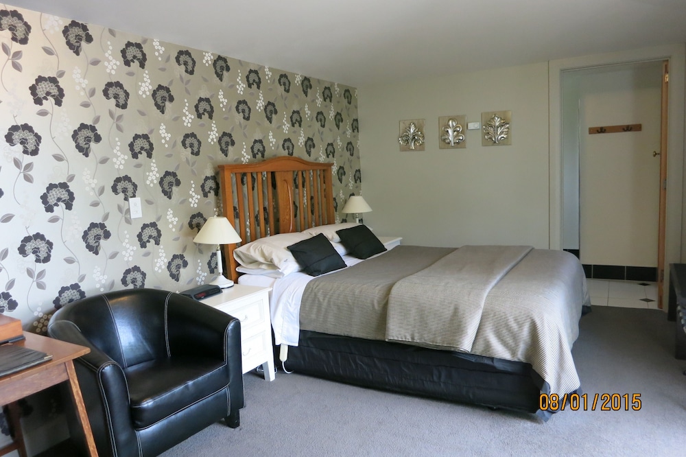 Cheltenham House 10/50