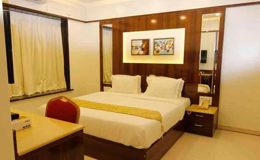 The Grand Tulip, Swargate 14/30