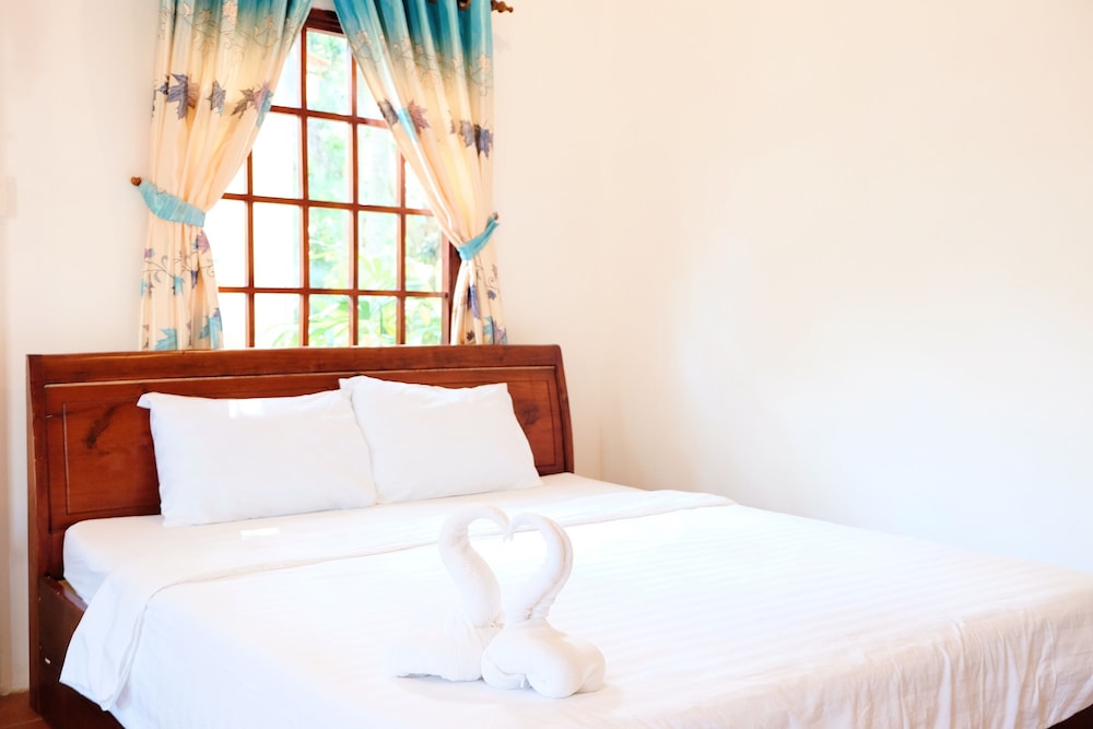 BUNGALOW, QUEEN BED