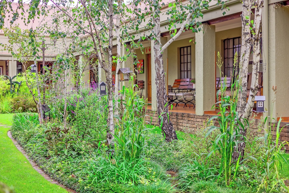 Afrique Boutique Hotel O.R. Tambo 45/50