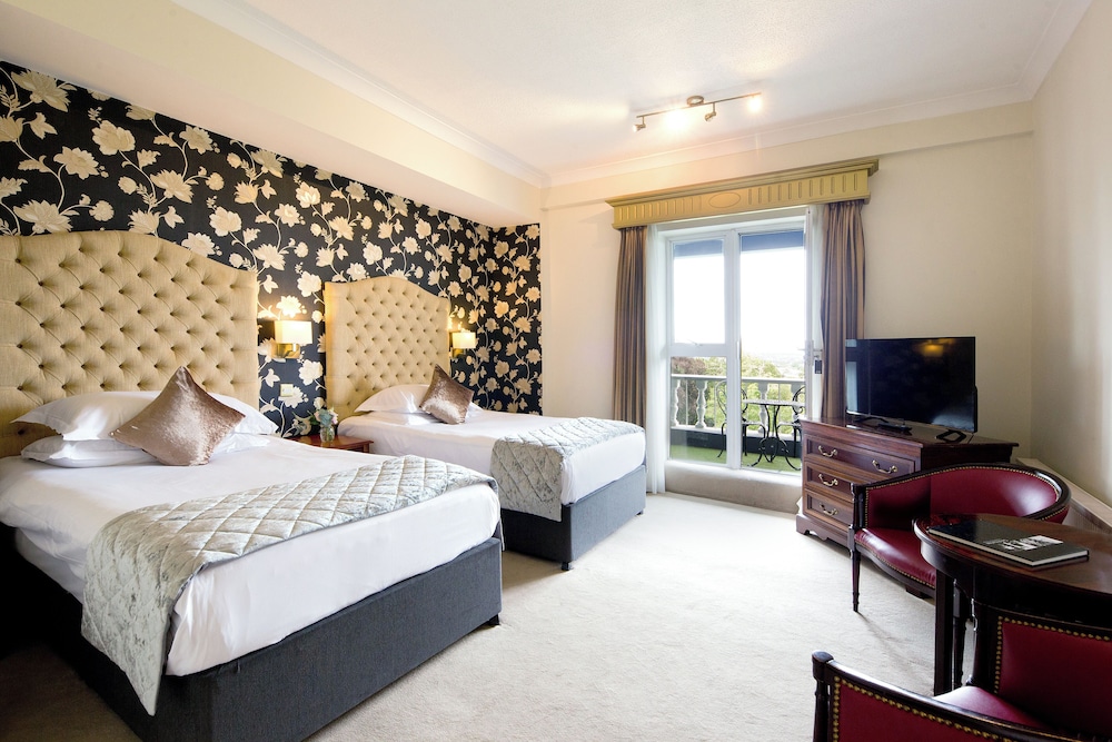 ROOM, TWIN BEDS, BAY VIEW, BALCONY