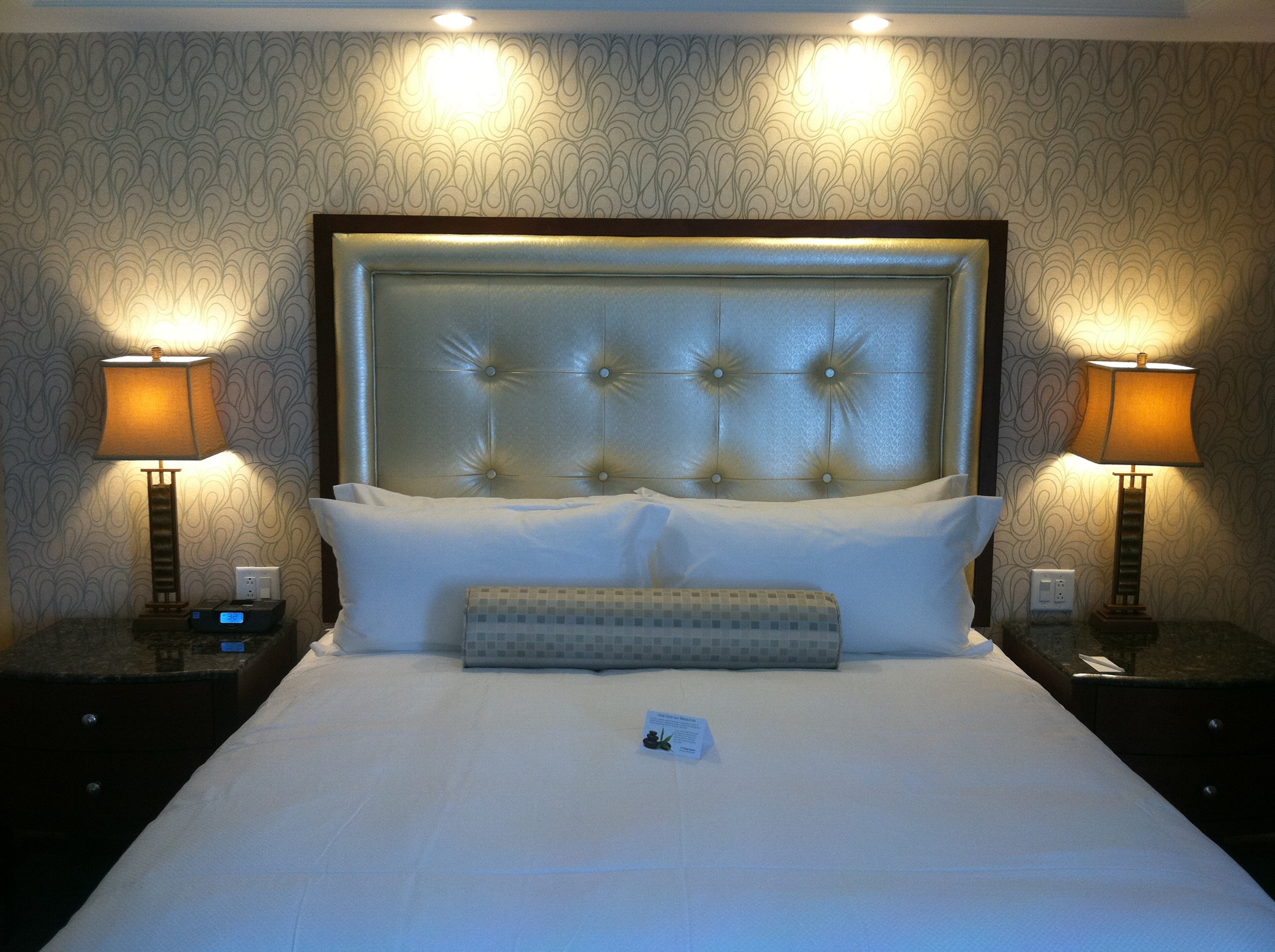 Town & Country Inn and Suites 9/36