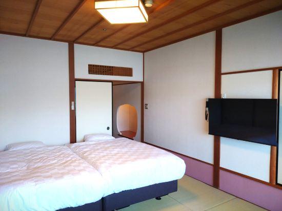 Japanese, Moderate, Twin Beds