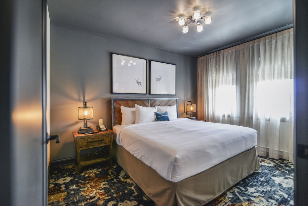 The Stella Hotel and Ballroom 9/66