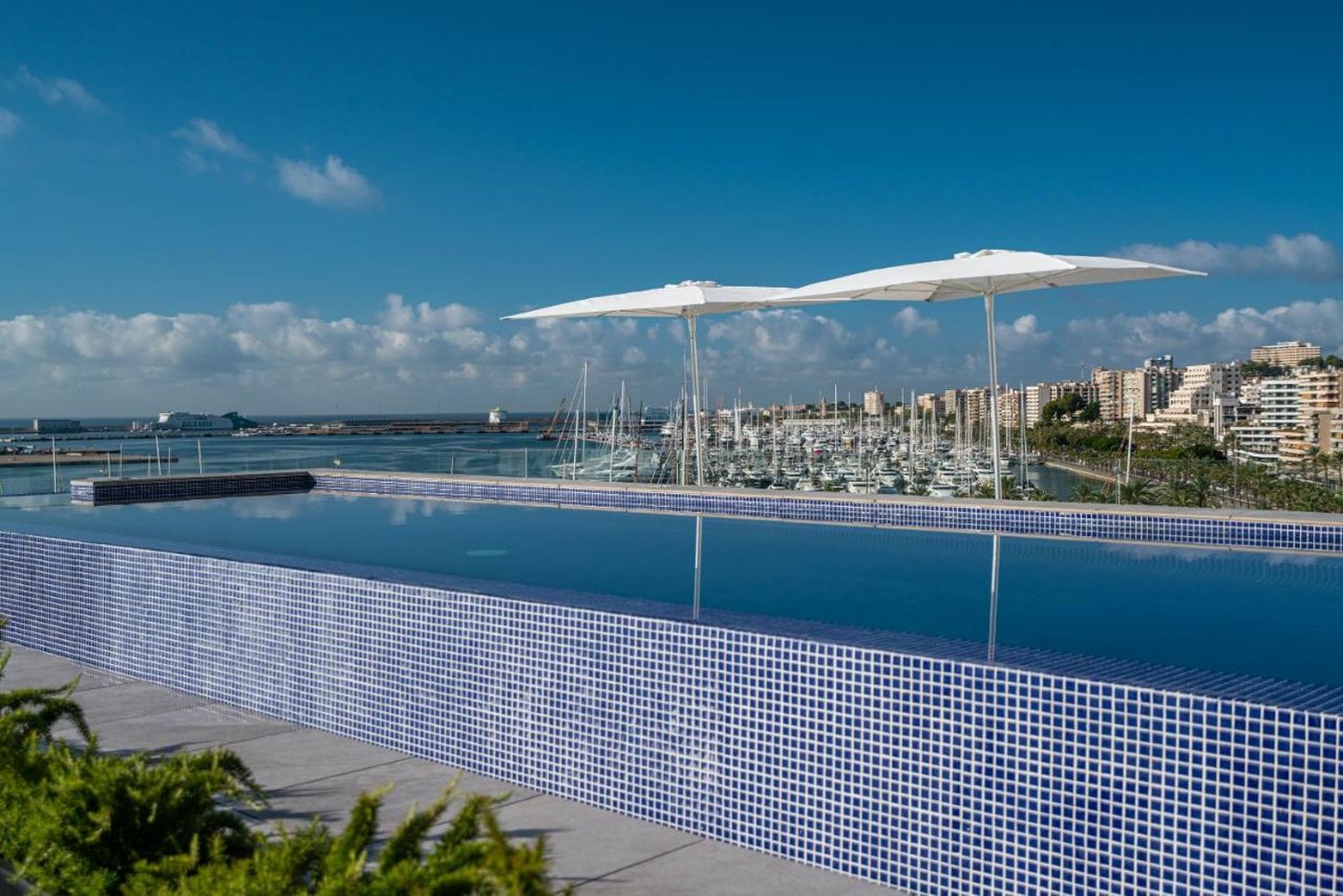 Mirador Hotel 65/74