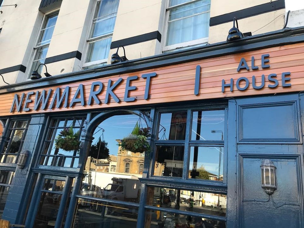 Newmarket Ale House Hotel and Restaurant 2/61